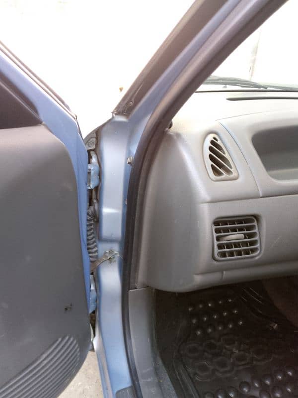 Suzuki Baleno 2003 8