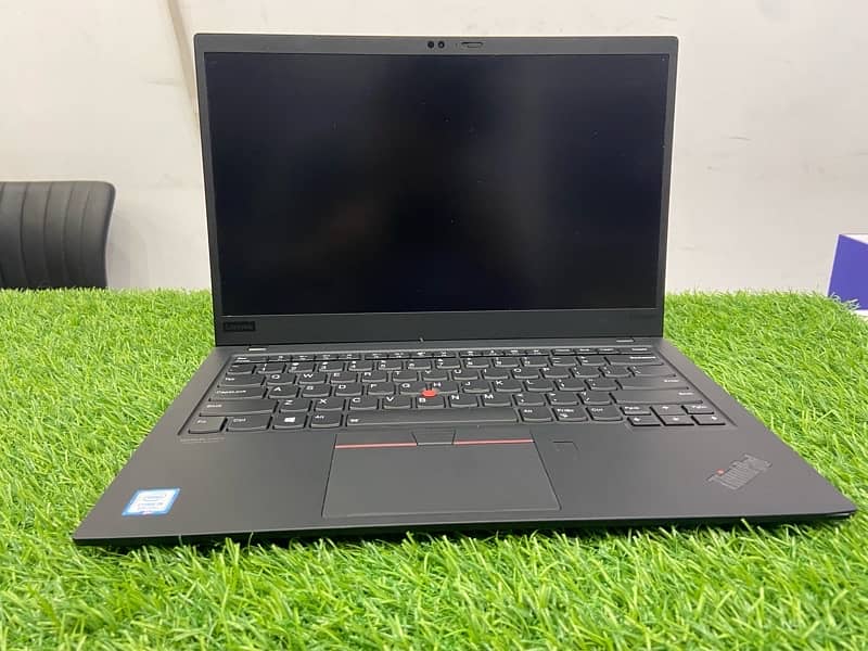 Lenovo X1 Carbon Core i5 Gen 8th 16gb ram 256gb ssd 8gb intel graphics 1