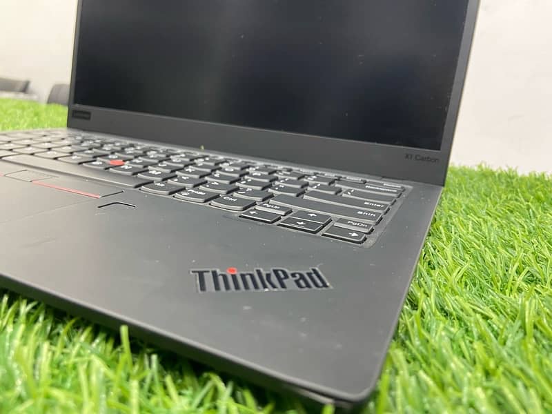 Lenovo X1 Carbon Core i5 Gen 8th 16gb ram 256gb ssd 8gb intel graphics 4
