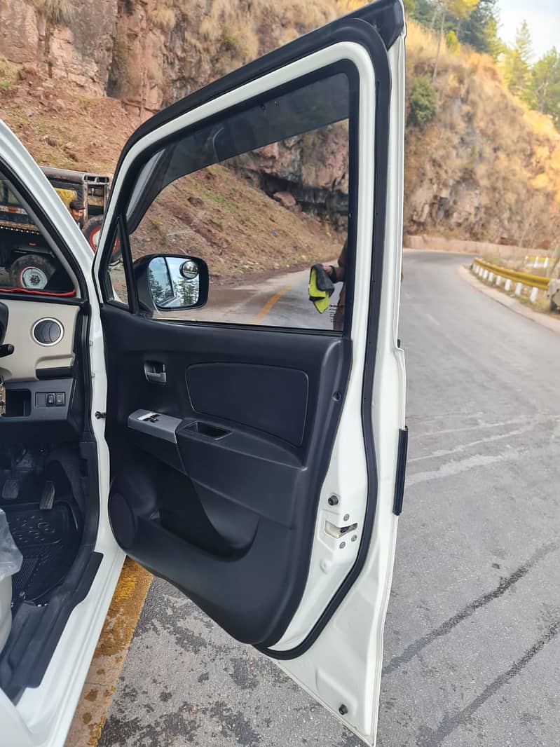 Suzuki Wagon R 2022 11