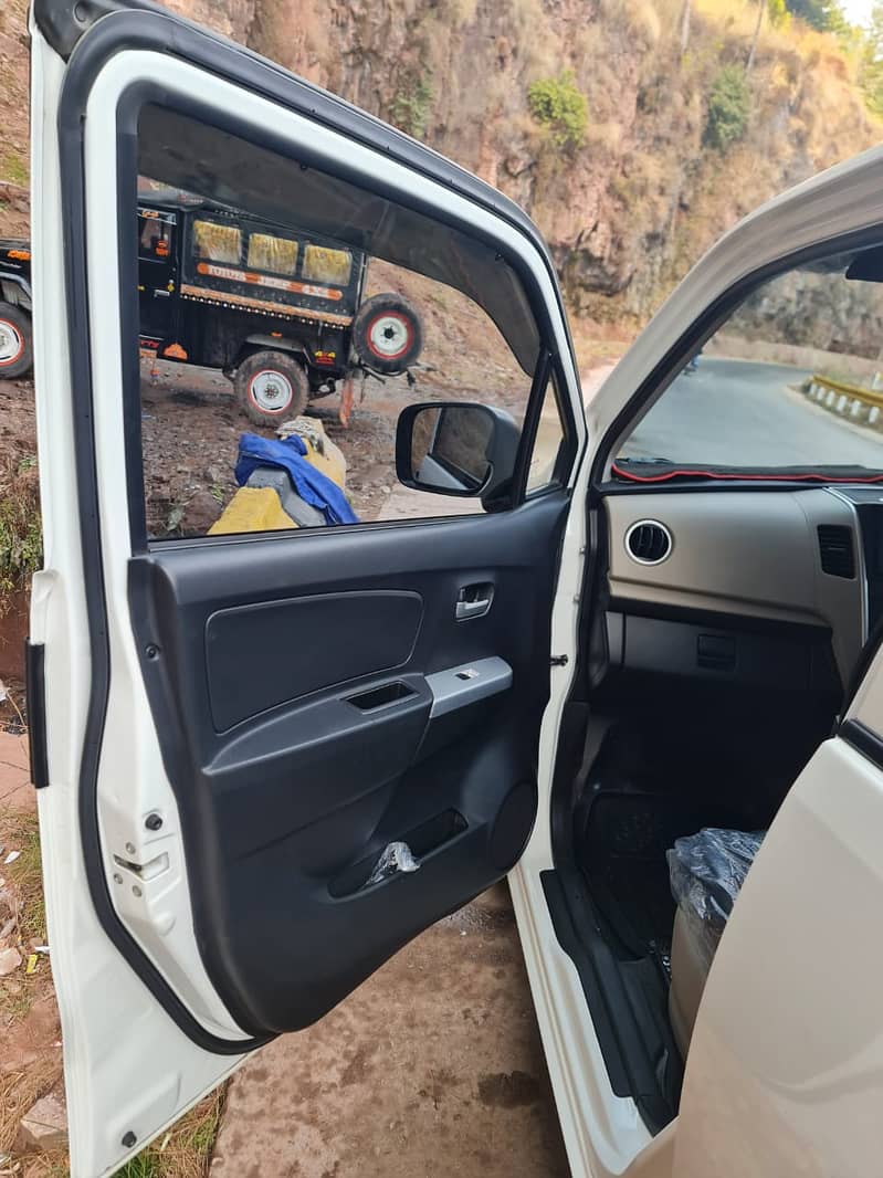 Suzuki Wagon R 2022 15