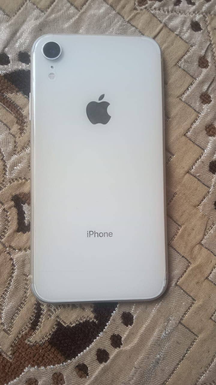 Apple iphone XR factory unlock 128GB white colour 0