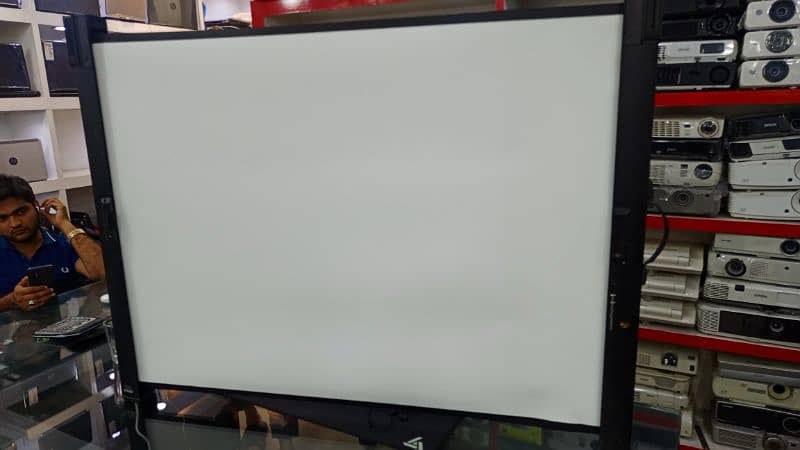 Portable And Foldable Screen 0