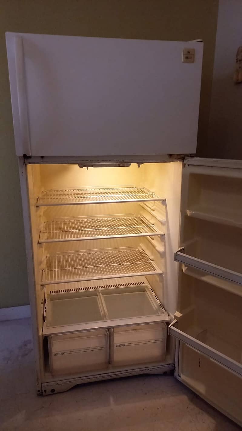 USA MADE WHITE WESTINGHOUSE NO FROST 24 CFT FRIDGE FOR SALE 1