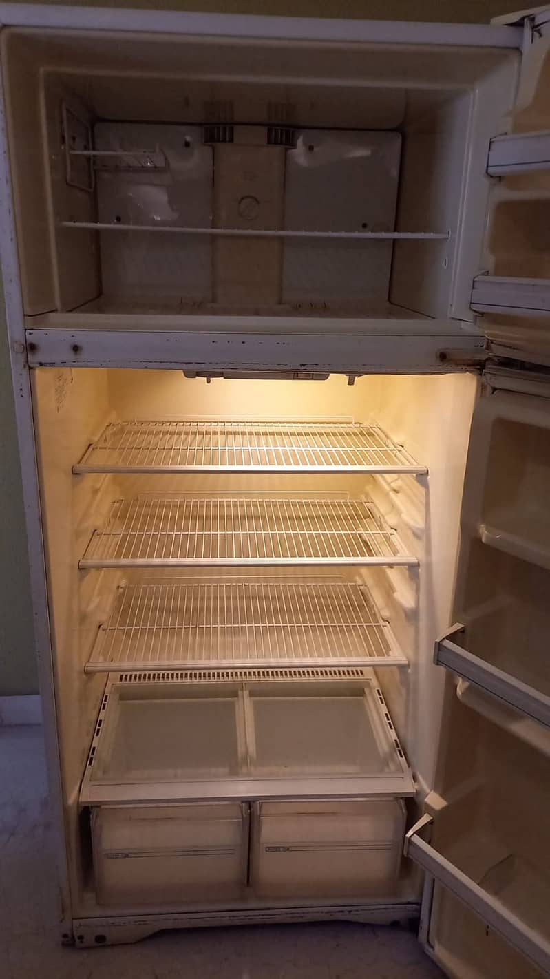 USA MADE WHITE WESTINGHOUSE NO FROST 24 CFT FRIDGE FOR SALE 3