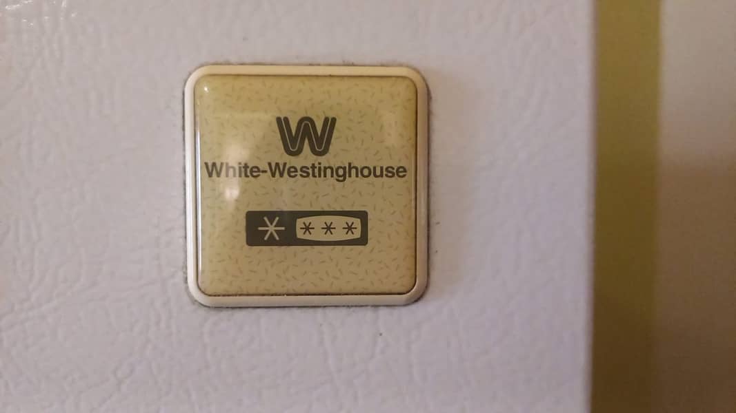 USA MADE WHITE WESTINGHOUSE NO FROST 24 CFT FRIDGE FOR SALE 5