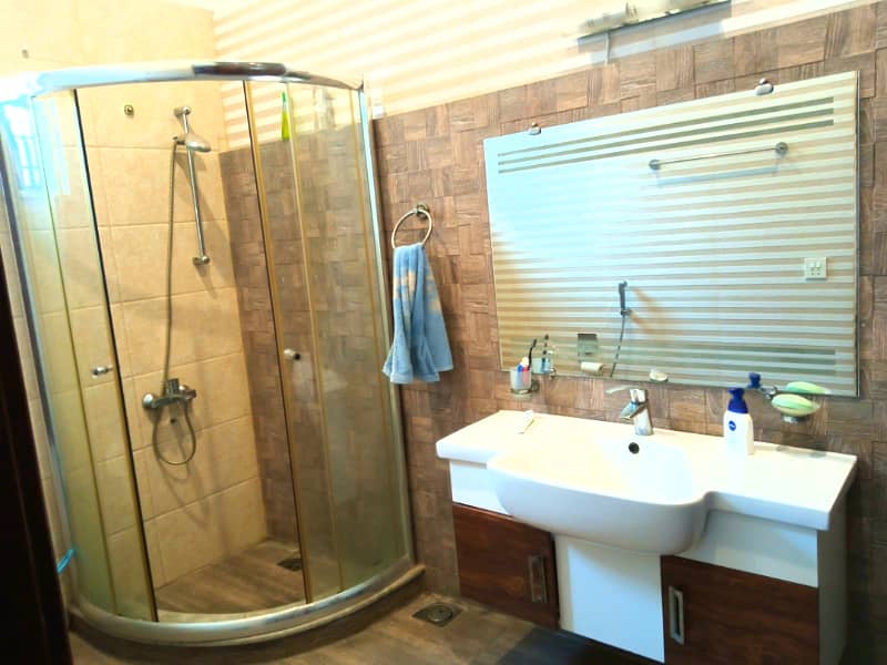 Stylish Living 1 Kanal Upper Portion For Rent In DHA Phase 5 In Prime Location 2