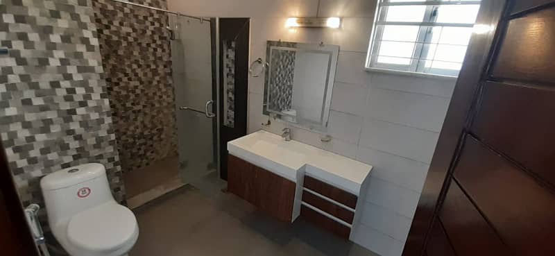 Stylish Living 1 Kanal Upper Portion For Rent In DHA Phase 5 In Prime Location 6