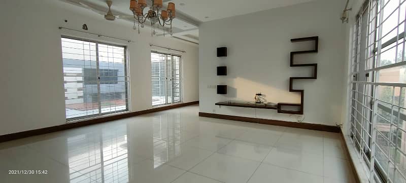Stylish Living 1 Kanal Upper Portion For Rent In DHA Phase 5 In Prime Location 10