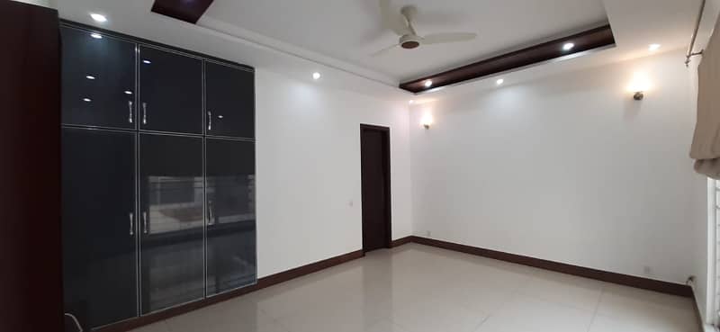 Stylish Living 1 Kanal Upper Portion For Rent In DHA Phase 5 In Prime Location 15