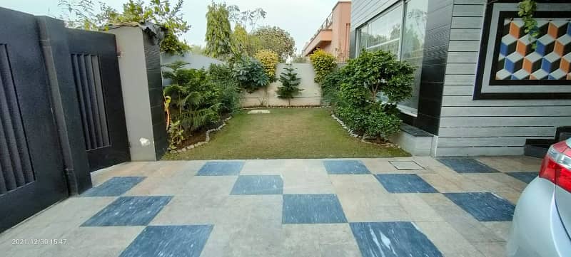 Stylish Living 1 Kanal Upper Portion For Rent In DHA Phase 5 In Prime Location 24