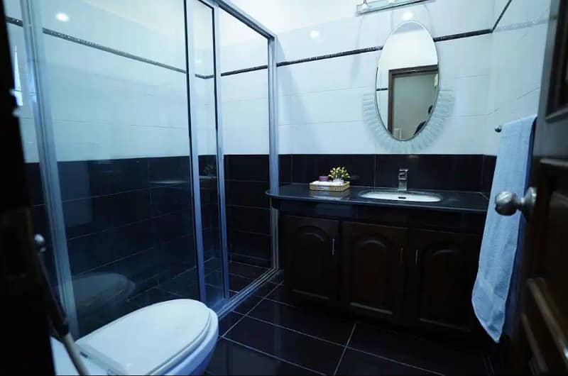 Luxury 1 Kanal Fully Furnished Double Unit Dream House In Phase 3 Block X 4