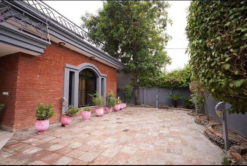 Luxury 1 Kanal Fully Furnished Double Unit Dream House In Phase 3 Block X 8