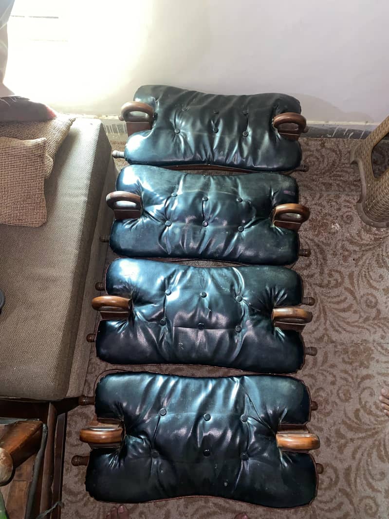 Tv Trolley and wooden stools in very good condition 7