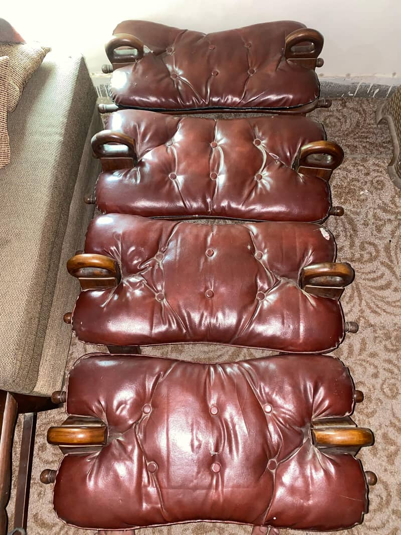 Tv Trolley and wooden stools in very good condition 9