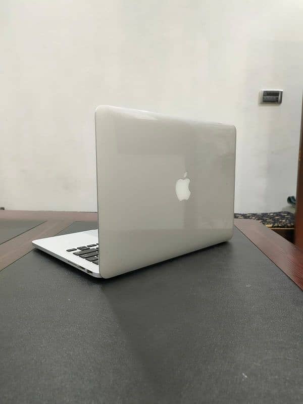 apple laptop MacBook pro 0