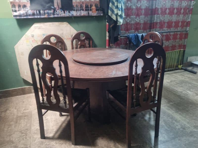 Dining table 0