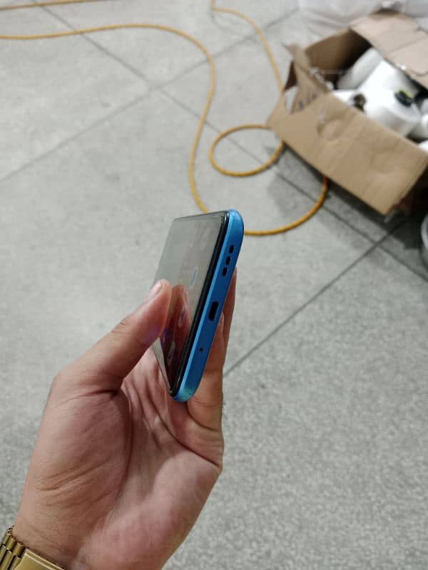 used he box available he charger ni he 2