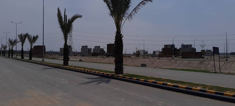 Super Prime Location 8 Marla 85 Feet Road Corner Plot For Sale In Tulip Overseas Block, Park View City, Lahore 4