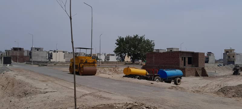 Super Prime Location 8 Marla 85 Feet Road Corner Plot For Sale In Tulip Overseas Block, Park View City, Lahore 5