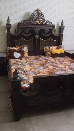 Bed set dressing table showcase side tables condition 10/8