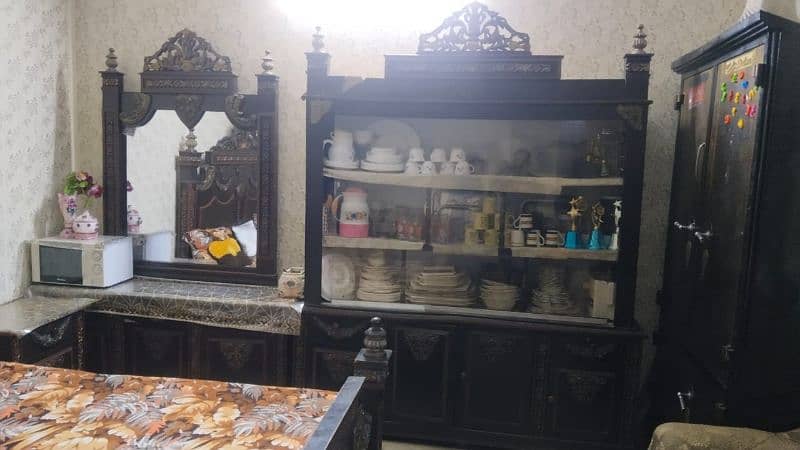 Bed set dressing table showcase side tables condition 10/8 1