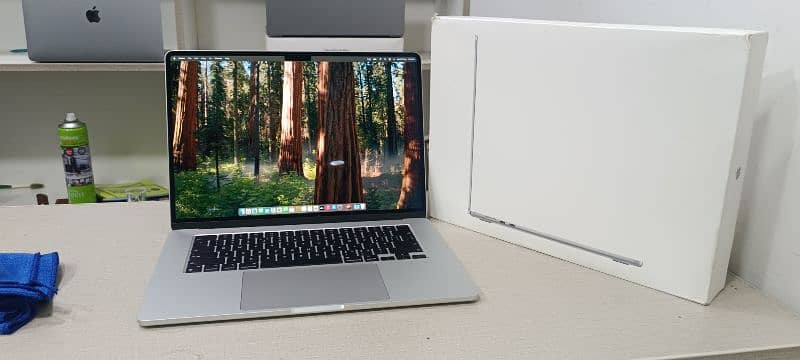 Macbook Air M3 2024 15" 16/256Gb With Warranty Till 23 /12/2025 0