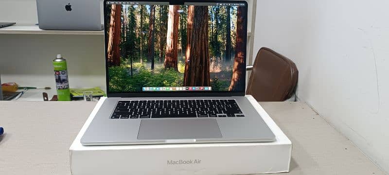 Macbook Air M3 2024 15" 16/256Gb With Warranty Till 23 /12/2025 2