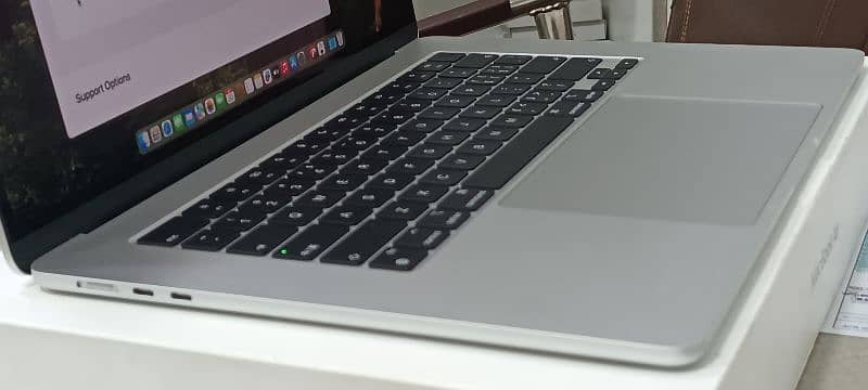 Macbook Air M3 2024 15" 16/256Gb With Warranty Till 23 /12/2025 8