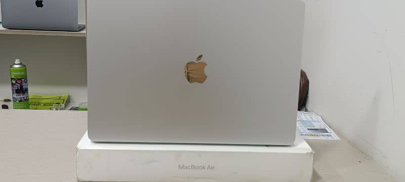 Macbook Air M3 2024 15" 16/256Gb With Warranty Till 23 /12/2025 9