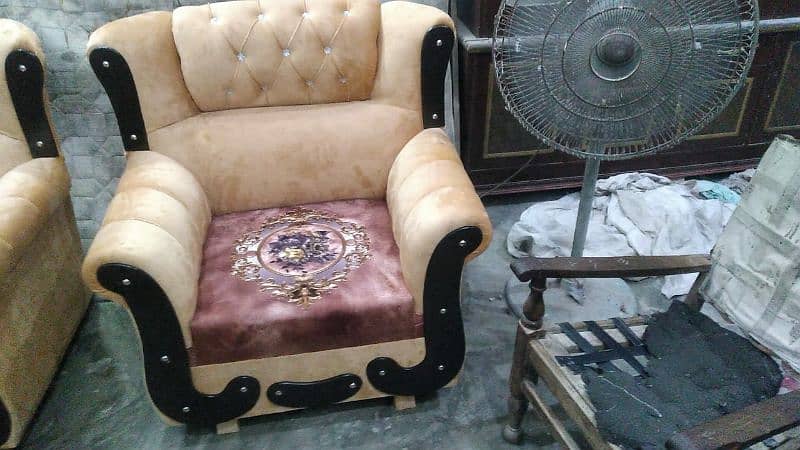 Ucha Lahori sofa set 2