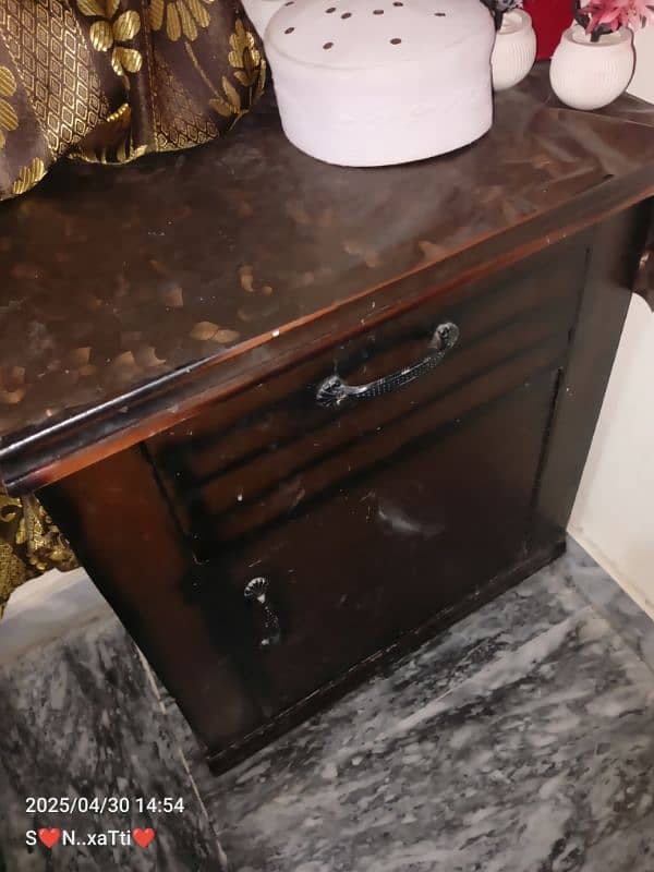 bed dressing side table 4