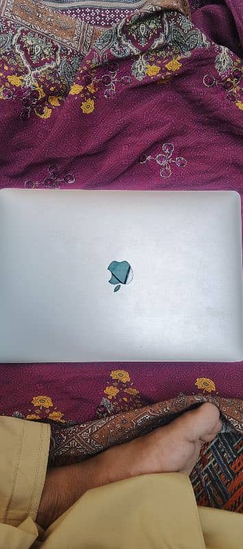 Mac book pro 2017 4
