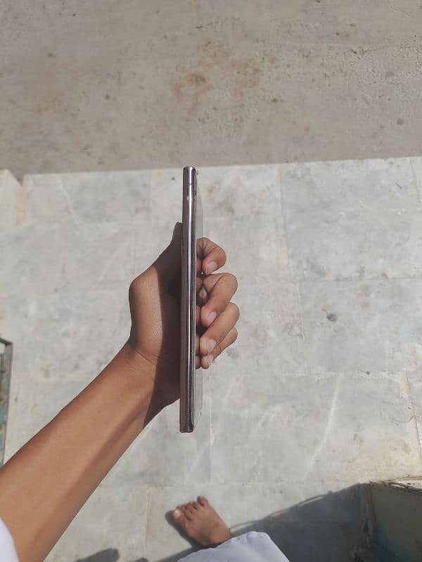Samsung note 20 Ultra bas panel pr ubdate karna ka bad gren line ayi h 2