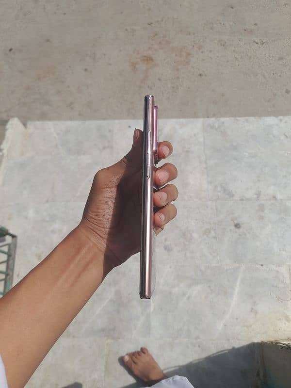 Samsung note 20 Ultra bas panel pr ubdate karna ka bad gren line ayi h 3