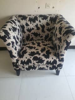 Beautifull cow chairs set of 2 new condition