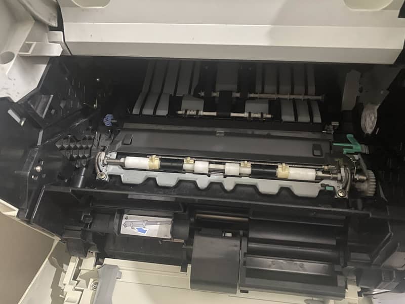 HP Lazerjet P4015n 0