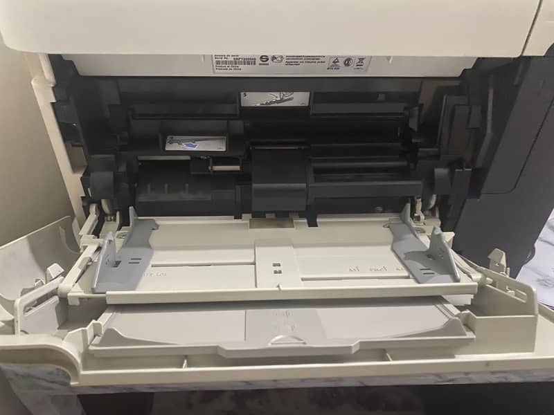 HP Lazerjet P4015n 6