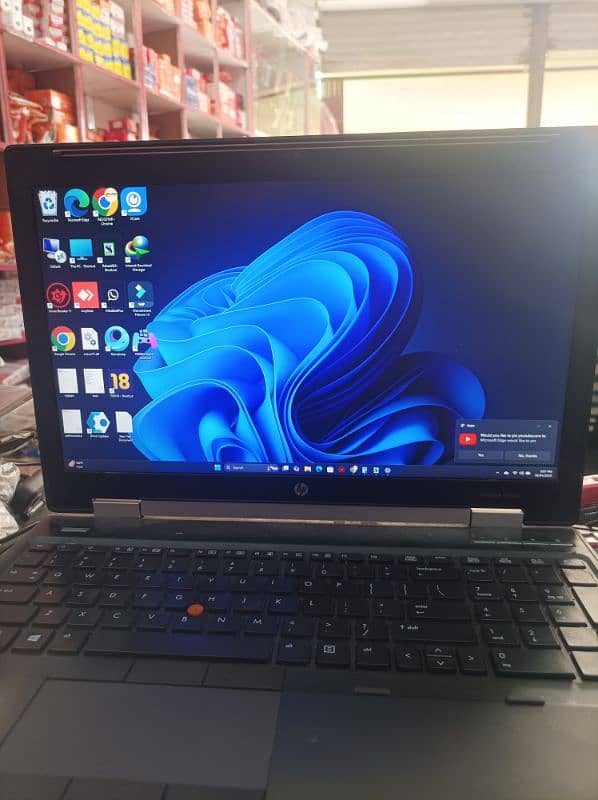 HP EliteBook 8570w Workstation 0