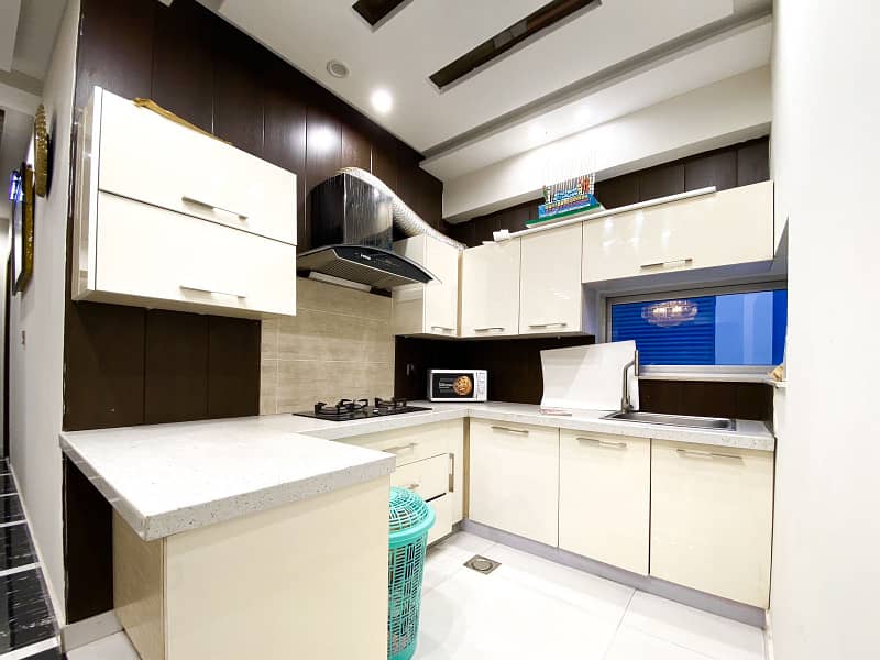 Luxurious 1 Kanal Furnished House for Sale in Bahria Town, Lahore 1