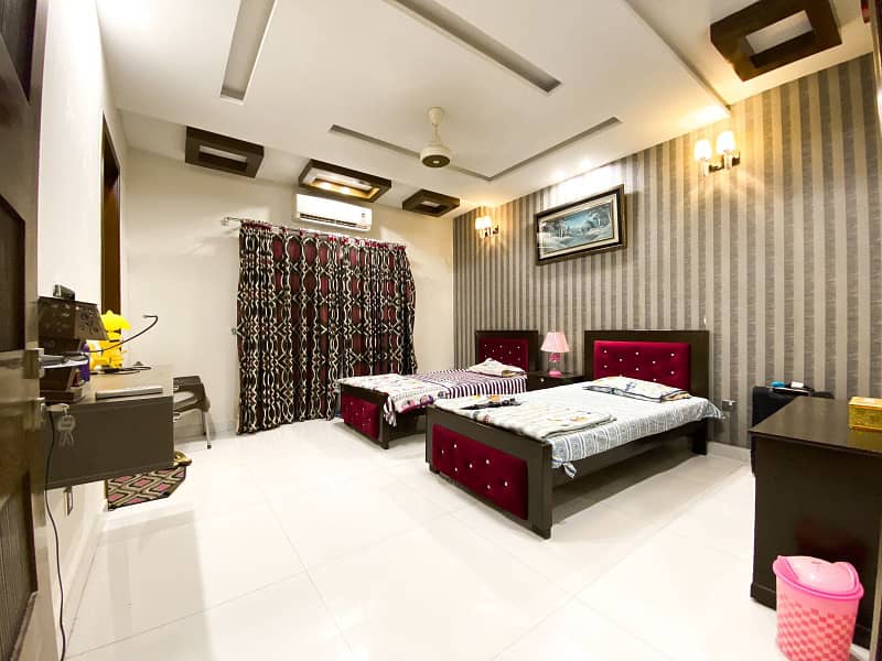 Luxurious 1 Kanal Furnished House for Sale in Bahria Town, Lahore 6