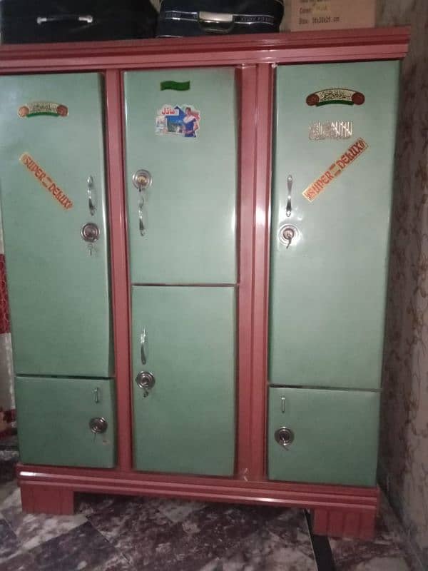 Almari for sale 0