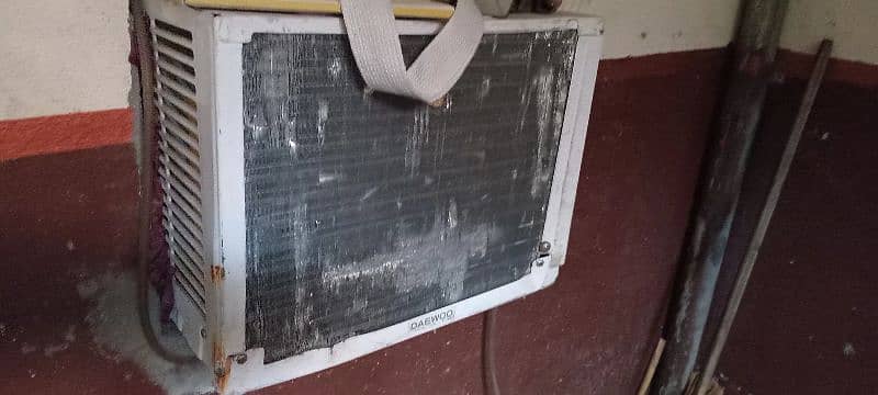 window ac 1