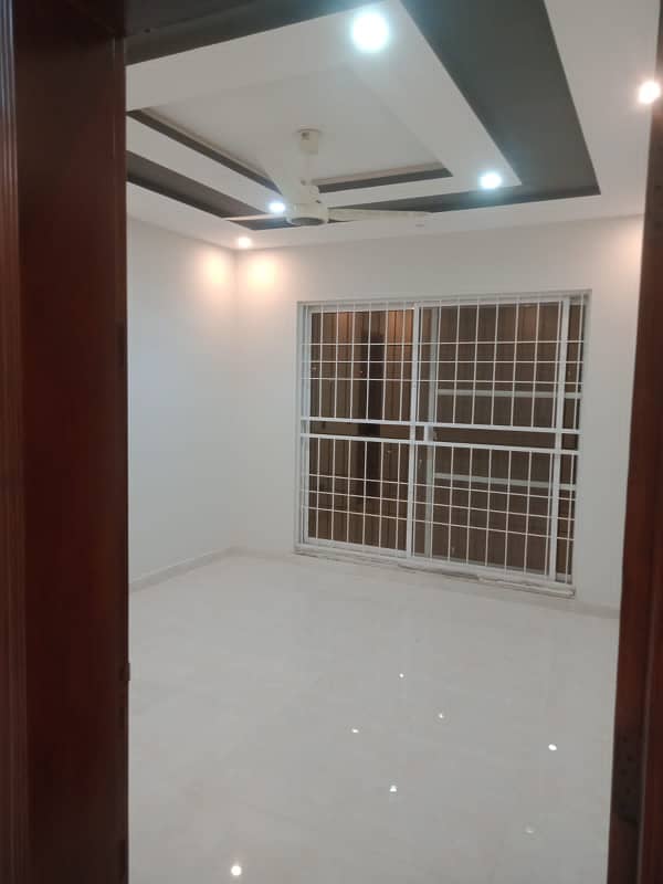 Bahria orchard Lahore 1kanal house for rent brand new first entry 34