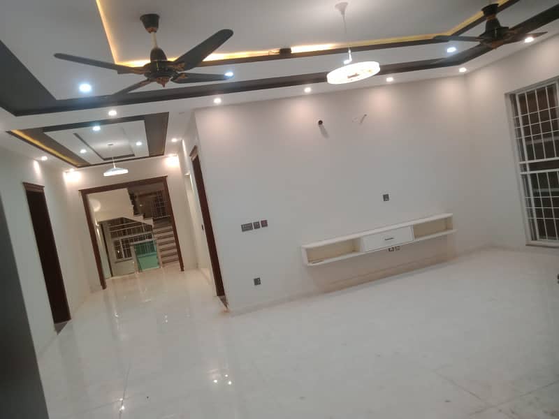 Bahria orchard Lahore 1kanal house for rent brand new first entry 37