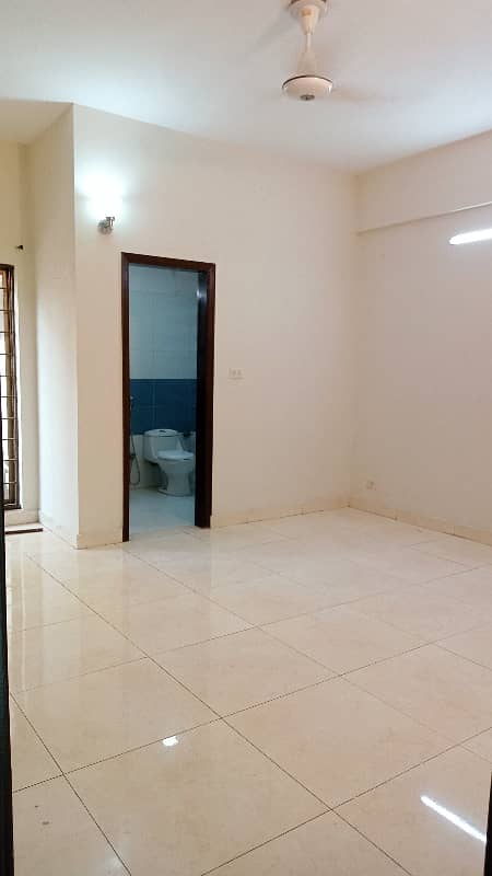 3 Bed Room apartment available for Rent in Askari 11 sec-B Lahore 1