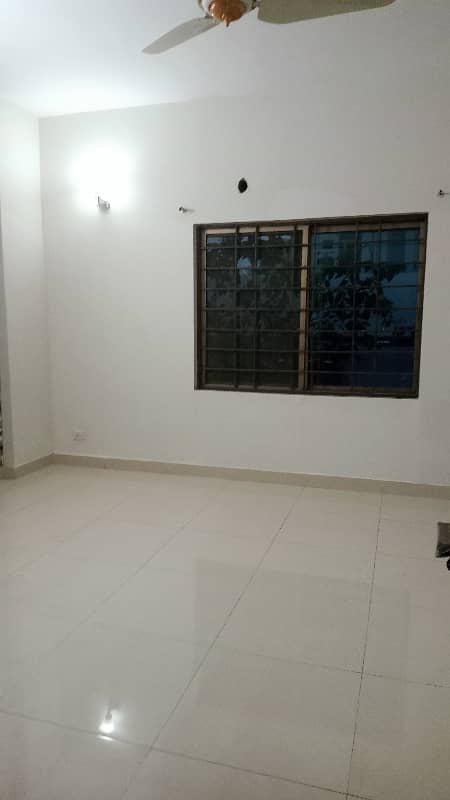 3 Bed Room apartment available for Rent in Askari 11 sec-B Lahore 17