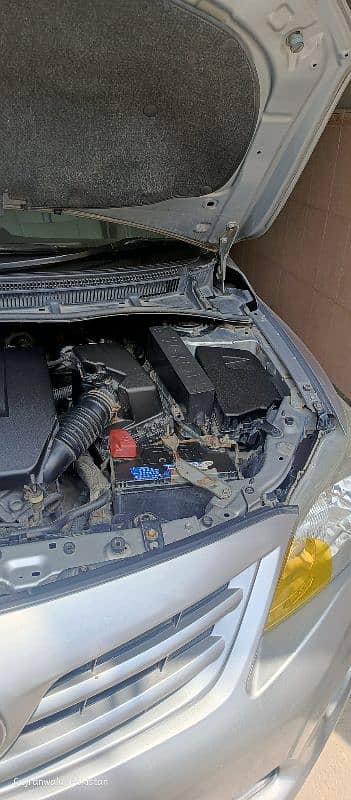 Toyota Corolla GLI 1.6 automatic 2013 9