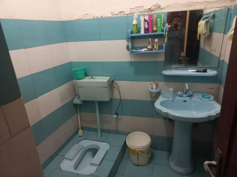 Lower Portion For Rent In Johar Town Block Q 5