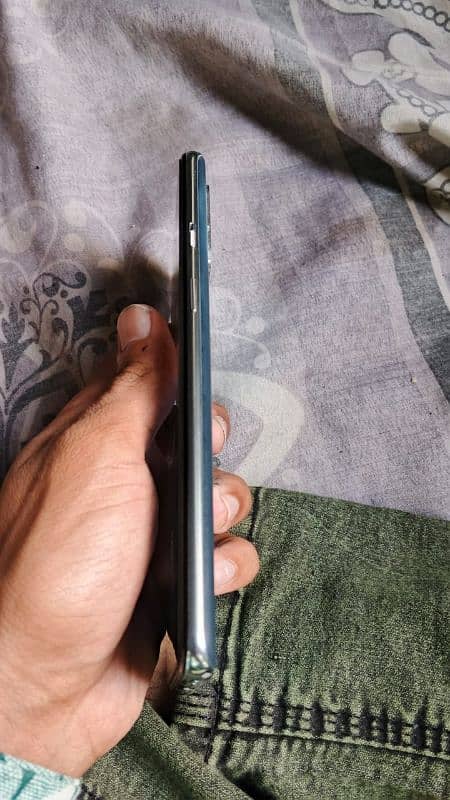 ONEPLUS 8T 12+4/256.      EXCHANGE POSSIBLE 4